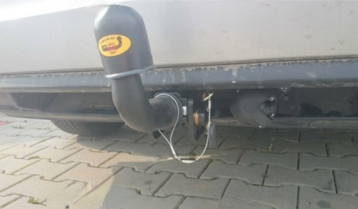 Seat Alhambra dupa 2010 carlig de remorcare demontabil automat cu maneta marca Autohak [4]