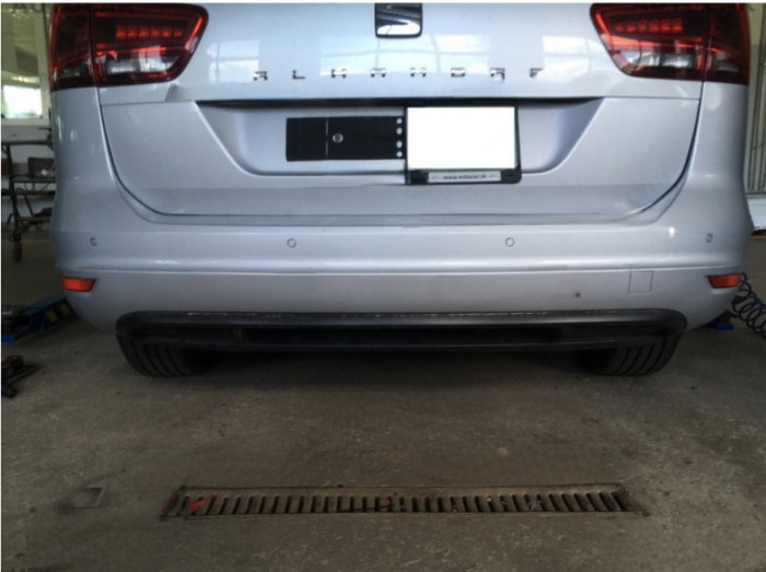 Seat Alhambra dupa 2010 carlig de remorcare demontabil automat vertical marca Autohak [11]