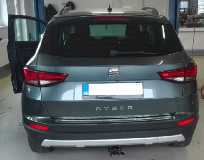 Seat Ateca dupa 2016 carlig de remorcare demontabil automat cu maneta marca Autohak [4]