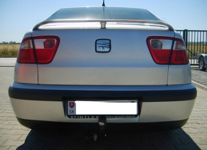 Carlig remorcare Seat Cordoba 4 usi fabricat intre 1996 - 2002 marca Autohak [2]