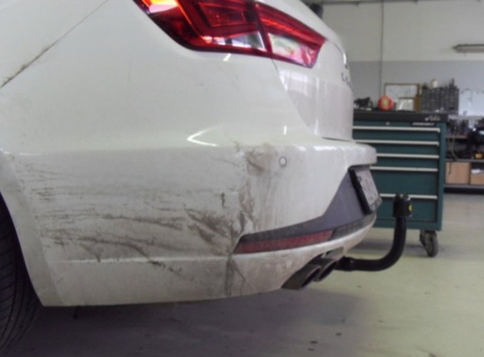 Seat Leon 2013 - 2018 carlig de remorcare demontabil automat vertical marca Autohak [6]