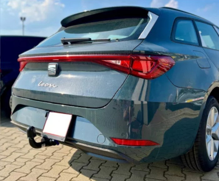 Seat Leon ST combi dupa 2020 carlig de remorcare demontabil automat vertical marca Autohak [6]