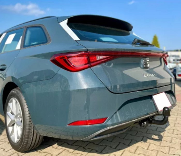 Seat Leon ST combi dupa 2020 carlig de remorcare demontabil automat vertical marca Autohak [5]