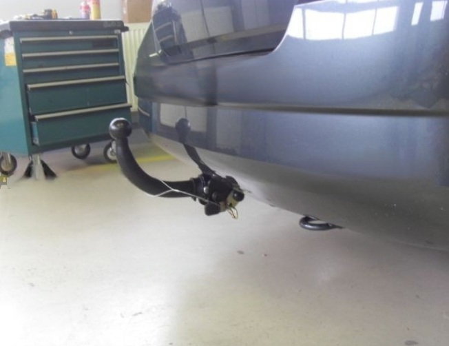 Skoda Fabia 5 usi fabricata incepand cu 06/2021 carlig de remorcare demontabil automat cu maneta marca Autohak [4]