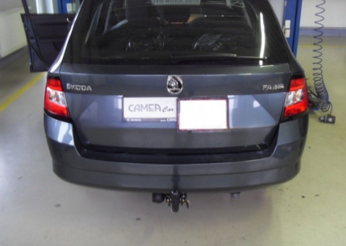 Skoda Fabia 5 usi fabricata incepand cu 06/2021 carlig de remorcare demontabil automat cu maneta marca Autohak [5]