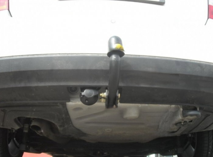 Carlig remorcare Skoda Rapid dupa 2012 marca Autohak [5]