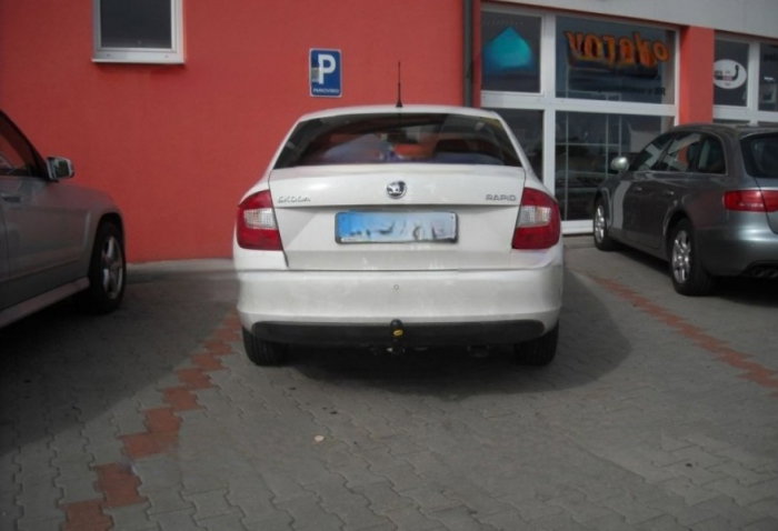 Carlig remorcare Skoda Rapid dupa 2012 marca Autohak [3]