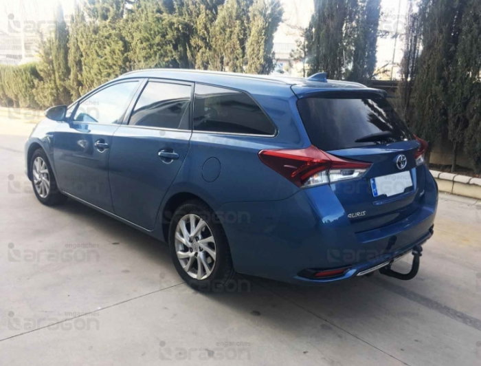 Carlig remorcare Toyota Auris combi hybrid 2013 - prezent demontabil automat vertical marca Aragon [4]