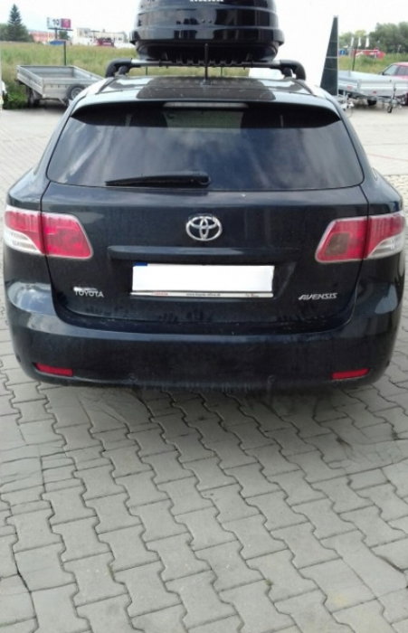Toyota Avensis combi dupa 2009 carlig de remorcare demontabil automat vertical marca Autohak [10]