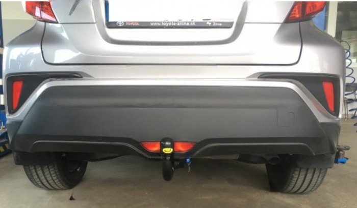 Toyota CH-R dupa 2016 carlig de remorcare demontabil automat vertical marca Autohak [10]
