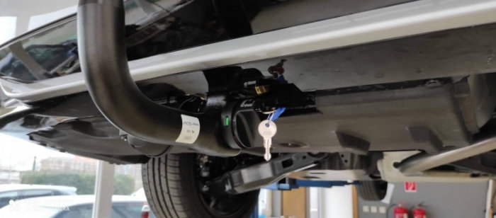 Toyota Corolla combi dupa 2019 carlig de remorcare demontabil automat vertical marca Autohak [4]
