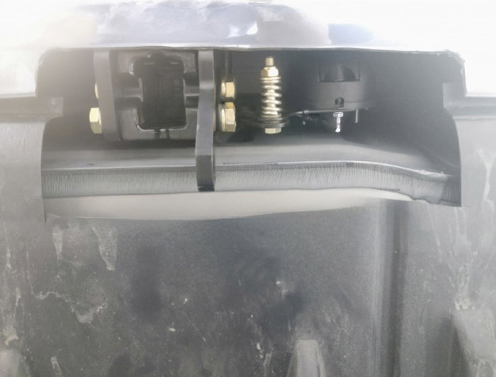 Toyota Corolla sedan E18 dupa 2019 carlig de remorcare demontabil automat vertical marca Autohak [5]