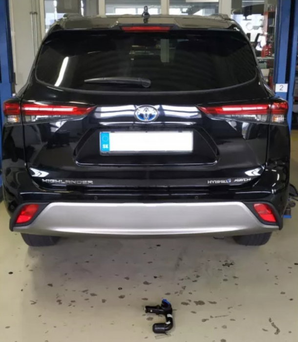 Toyota Highlander dupa 2021 carlig de remorcare demontabil automat vertical marca Autohak [6]