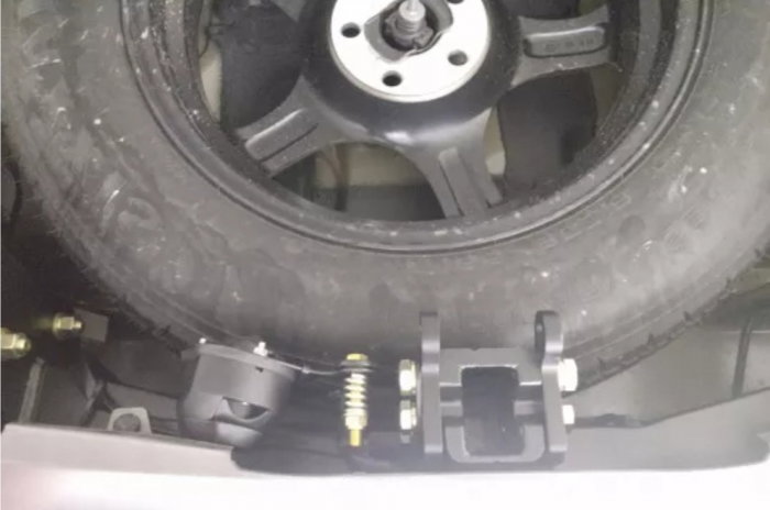 Toyota Highlander dupa 2021 carlig de remorcare demontabil automat vertical marca Autohak [8]