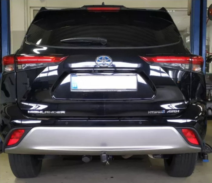 Toyota Highlander dupa 2021 carlig de remorcare demontabil automat vertical marca Autohak [5]