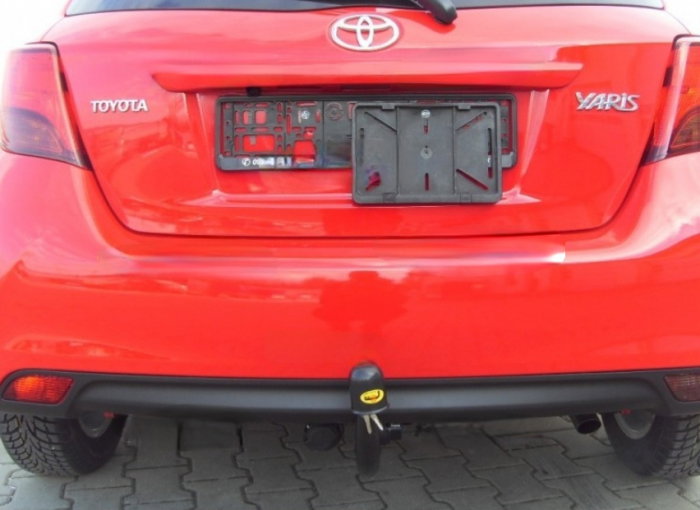 Toyota Yaris 3/5 usi dupa 2014 carlig de remorcare demontabil automat vertical marca Autohak [13]
