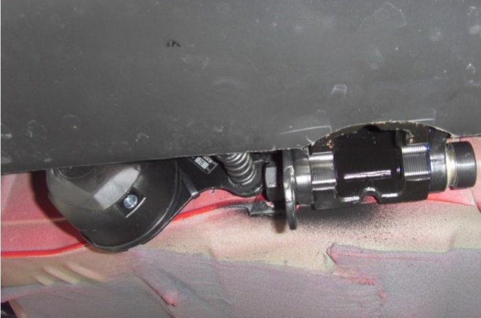 Toyota Yaris 3/5 usi dupa 2014 carlig de remorcare demontabil automat vertical marca Autohak [8]