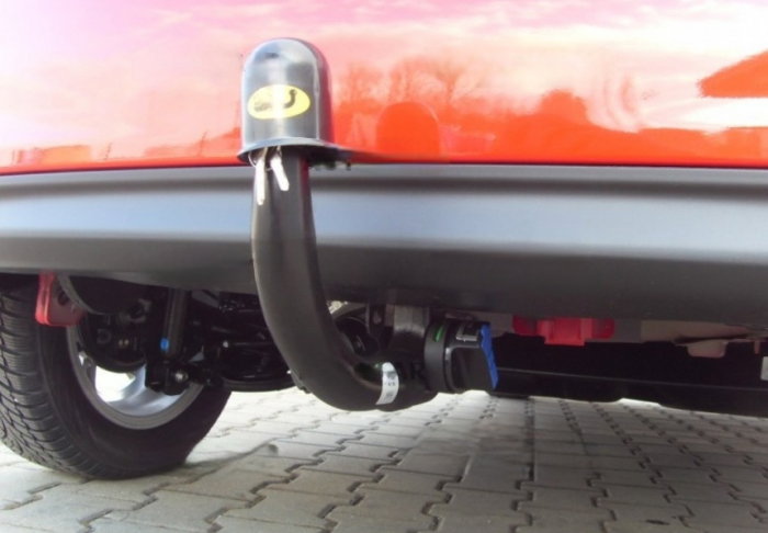 Toyota Yaris 3/5 usi dupa 2014 carlig de remorcare demontabil automat vertical marca Autohak [12]