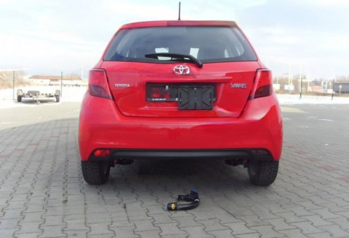 Toyota Yaris 3/5 usi dupa 2014 carlig de remorcare demontabil automat vertical marca Autohak [9]