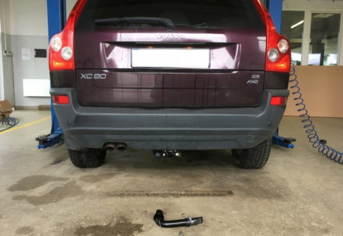 Volvo XC90 2002 - 04/2015 carlig de remorcare demontabil automat cu maneta marca Autohak [3]
