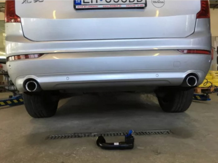 Volvo XC90 dupa 05/2015 carlig de remorcare demontabil automat vertical marca Autohak [9]
