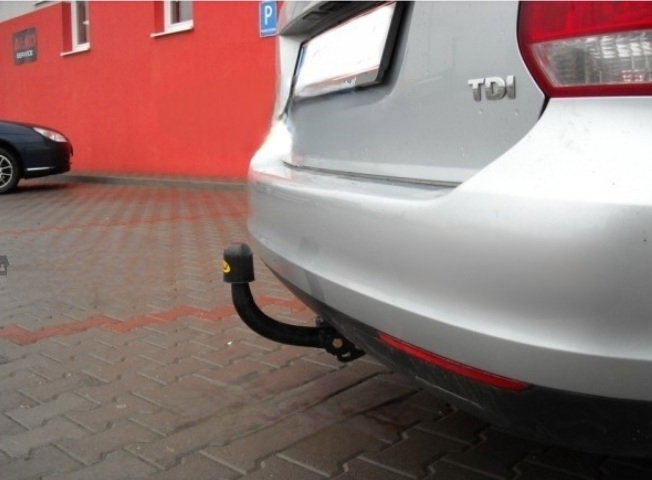 Carlig remorcare Vw Golf 5 Variant dupa 2007 marca Autohak [7]