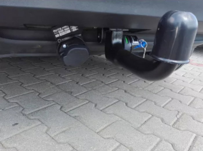 VW Tiguan 2007 - 2015 carlig de remorcare demontabil automat vertical marca Autohak [7]