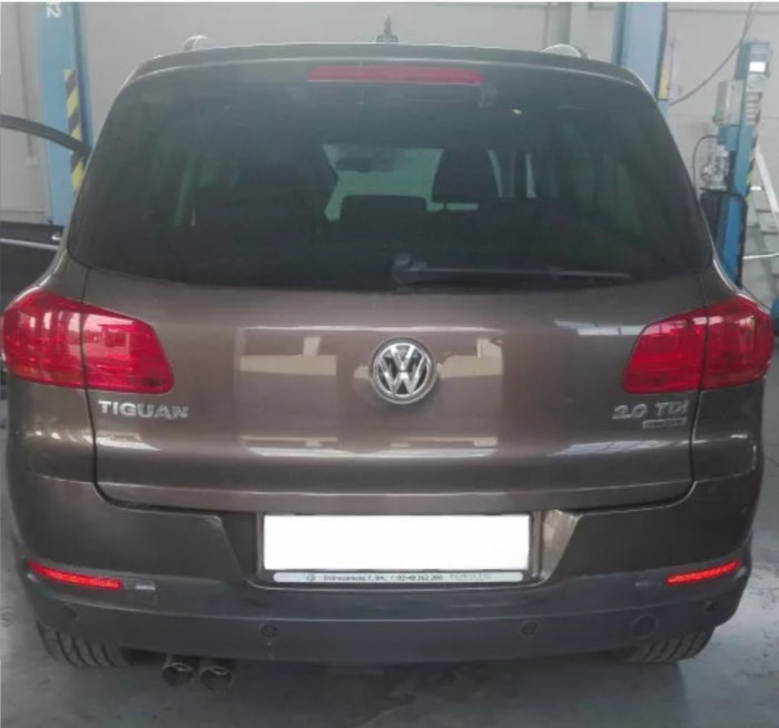 VW Tiguan 2007 - 2015 carlig de remorcare demontabil automat vertical marca Autohak [11]