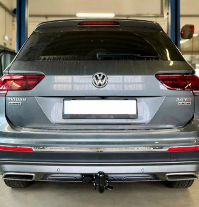 VW Tiguan dupa 2016 carlig de remorcare demontabil automat cu maneta marca Autohak [2]