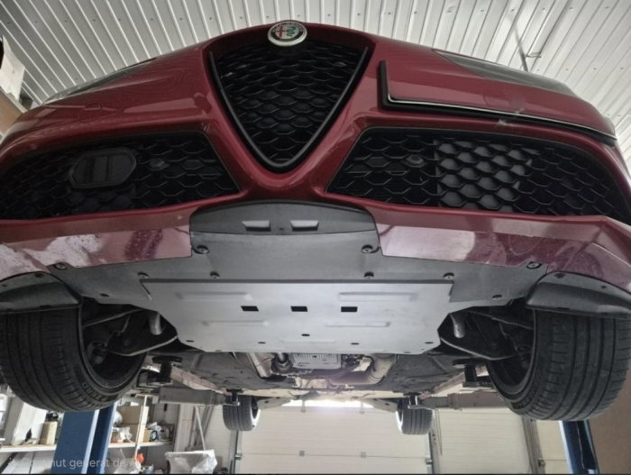 Scut motor metalic Alfa Romeo Giulia 2015 - prezent [6]