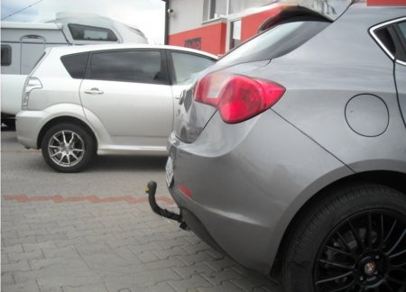 Alfa Romeo Giuletta dupa 04/2010 carlig de remorcare demontabil automat cu maneta marca Autohak [1]