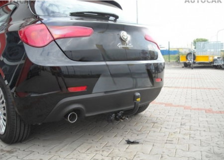 Alfa Romeo Giuletta dupa 04/2010 carlig de remorcare demontabil automat cu maneta marca Autohak [2]
