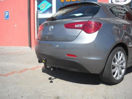 Alfa Romeo Giulietta dupa 04/2010 carlig de remorcare demontabil automat vertical marca Autohak [3]
