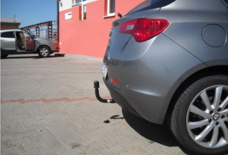 Alfa Romeo Giulietta dupa 04/2010 carlig de remorcare demontabil automat vertical marca Autohak [5]