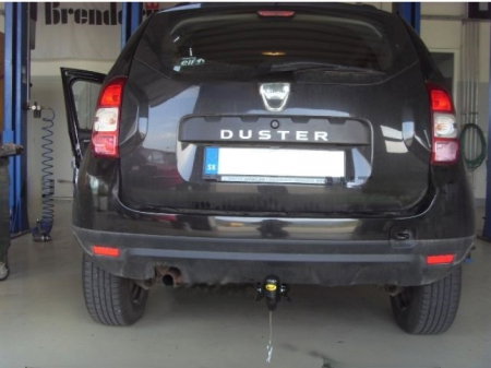 Dacia Duster 2013 - 2017 carlig de remorcare cu maneta marca Autohak [3]