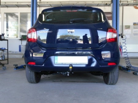 Carlig remorcare Dacia Sandero dupa 2013 marca Autohak [2]