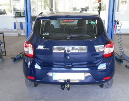 Carlig remorcare Dacia Sandero dupa 2013 marca Autohak [3]