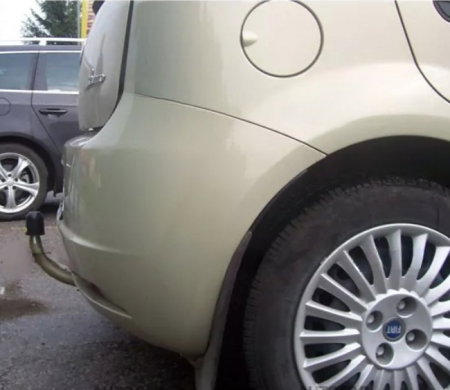 Fiat Grande Punto fabricat dupa 2006 carlig de remorcare detasabil automat [1]