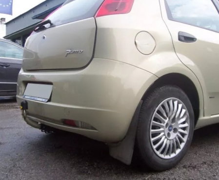 Fiat Grande Punto fabricat dupa 2006 carlig de remorcare detasabil automat [2]