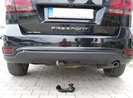 Fiat Freemont dupa 2011 carlig de remorcare demontabil automat vertical marca Westfalia [6]