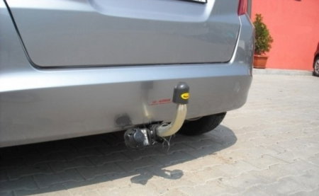 Honda Jazz 2008 - 2015 carlig de remorcare demontabil automat cu maneta marca Autohak [1]