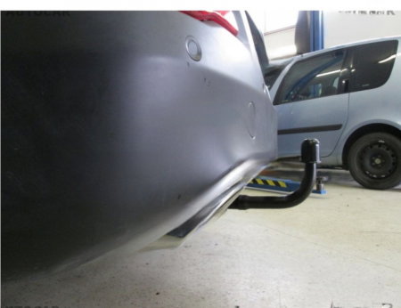 Jeep Cherokee KL dupa 2014 carlig de remorcare demontabil automat vertical marca Autohak [5]