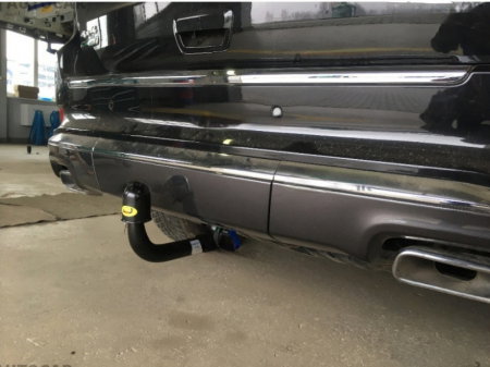 Jeep Grand Cherokee dupa 2011 carlig de remorcare demontabil automat vertical marca Autohak [7]
