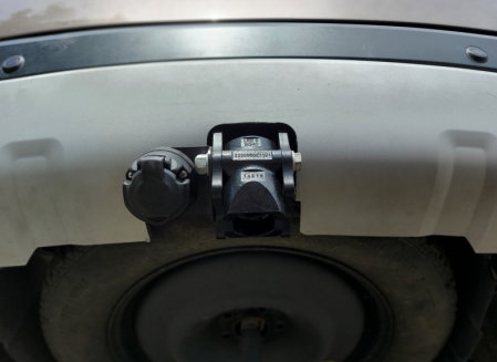 Land Rover Discovery Sport dupa 2016 carlig de remorcare cu roata de rezerva demontabil automat vertical marca Westfalia [2]
