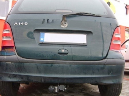 Mercedes A Class (W168) 1994 - 2004 carlig de remorcare demontabil automat cu maneta marca Autohak [1]