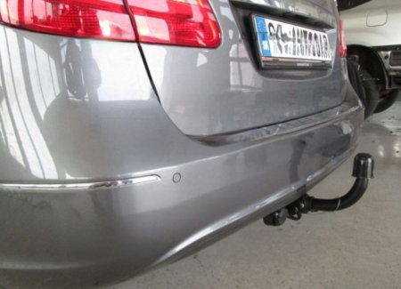 Mercedes B Class (W246) 2011 - 2019 carlig de remorcare demontabil automat cu maneta marca Autohak [2]