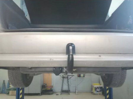 Carlig remorcare Mercedes E Class W211 combi 2003-2008 marca Autohak [1]