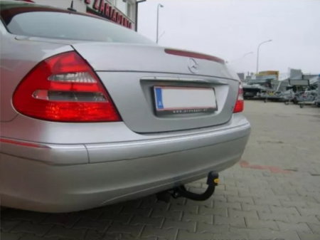 Carlig remorcare Mercedes E Class W211 berlina 2002-2008 marca Autohak [1]