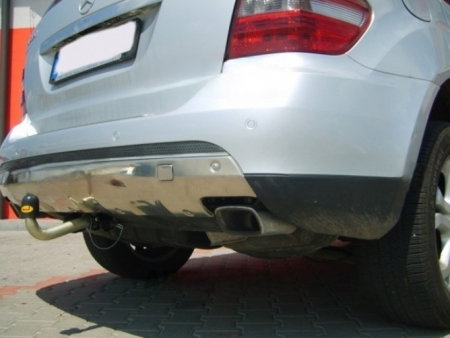 Mercedes M Class ML (W164) 2005 - 2011 carlig de remorcare demontabil automat cu maneta marca Autohak [4]