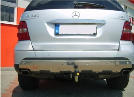 Mercedes M Class ML (W164) 2005 - 2011 carlig de remorcare demontabil automat cu maneta marca Autohak [5]